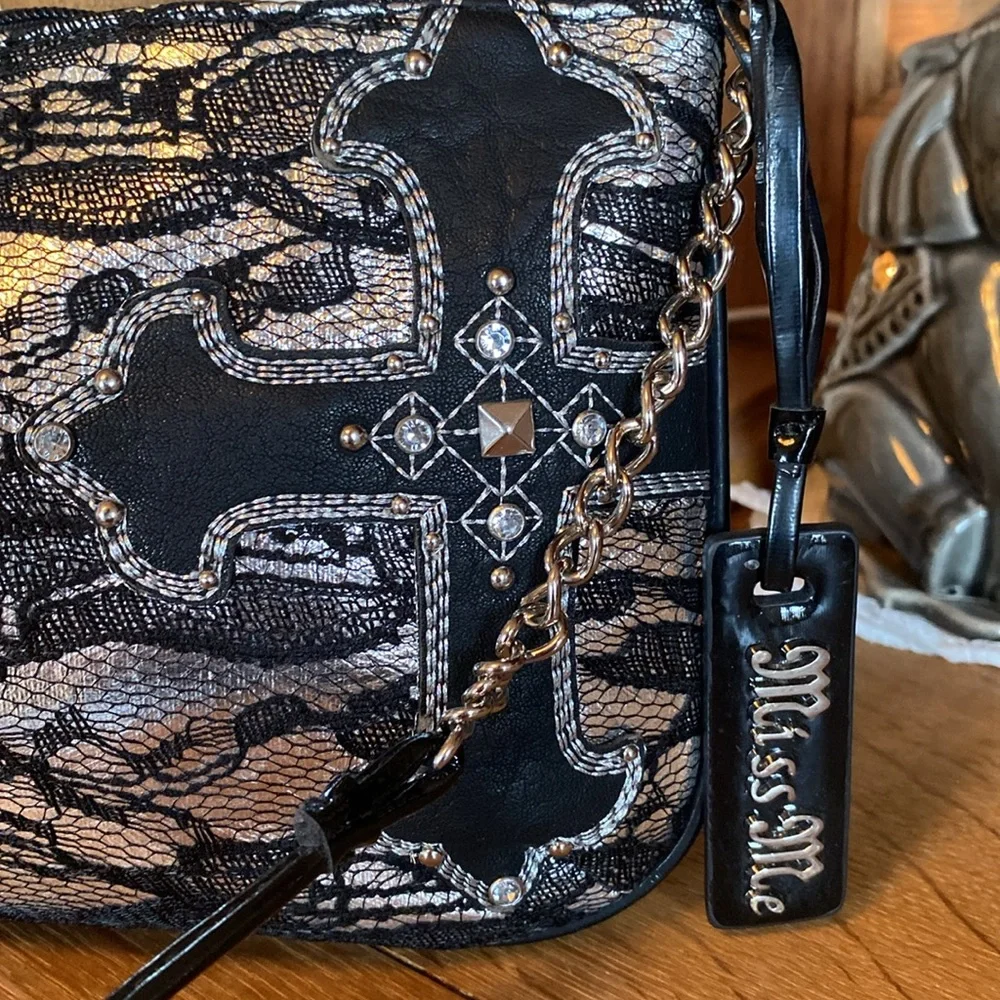 NWOT Miss me Crossbody purse - Picture 2 of 8